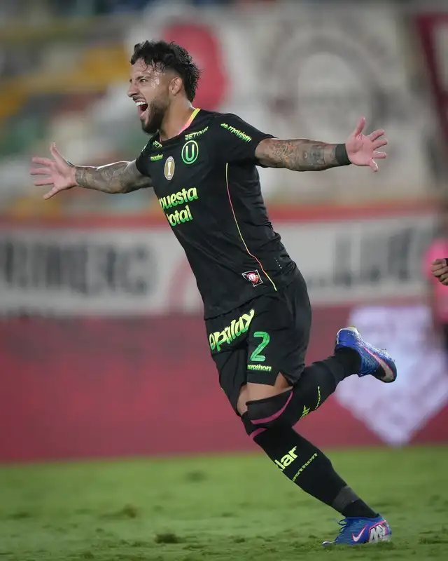 Cain Fara, Universitario de Deportes