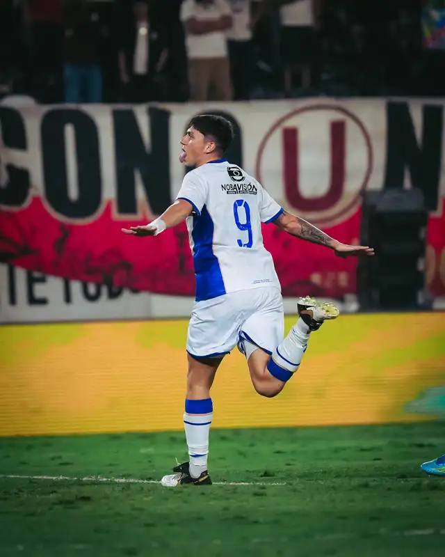 Valentín Robaldo anotó su doblete con Alianza Atlético ante Universitario