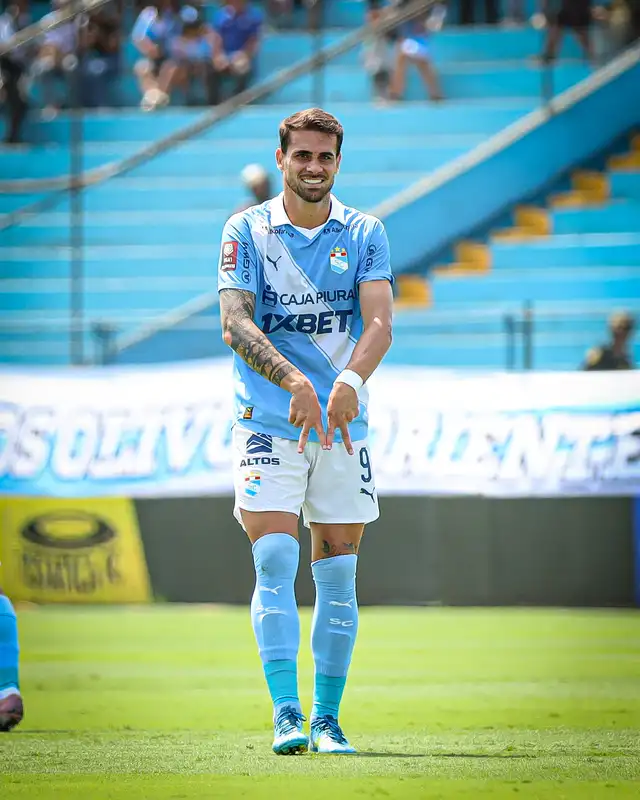 Felipe Vizeu continuará en Sporting Cristal a pesar del fichaje de Hernán Barcos Felipe Vizeu continuará en Sporting Cristal a pesar del fichaje de Hernán Barcos