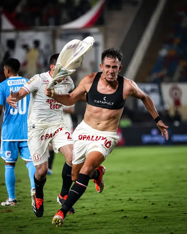 Universitario oficializó la salida de Martín Pérez Guedes