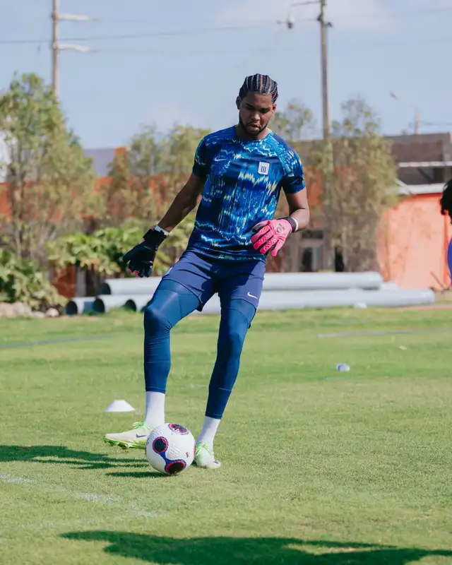 Ángel de la Cruz volvió a jugar de titular con Alianza Lima para la Copa de la Liga Ángel de la Cruz volvió a jugar de titular con Alianza Lima para la Copa de la Liga