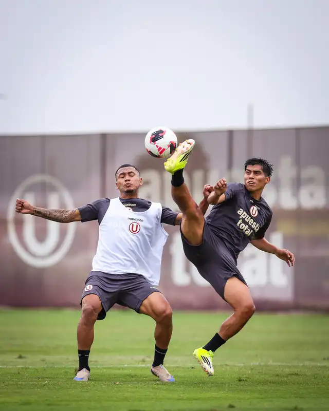 Universitario realizó un partido de práctica entre sus jugadores tras la cancelación del amistoso ante Sport Boys Universitario realizó un partido de práctica entre sus jugadores tras la cancelación del amistoso ante Sport Boys