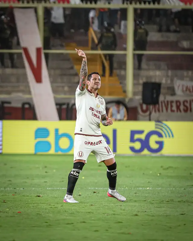 Gianluca Lapadula anotó doblete a Chankas con Universitario Gianluca Lapadula anotó doblete a Chankas con Universitario