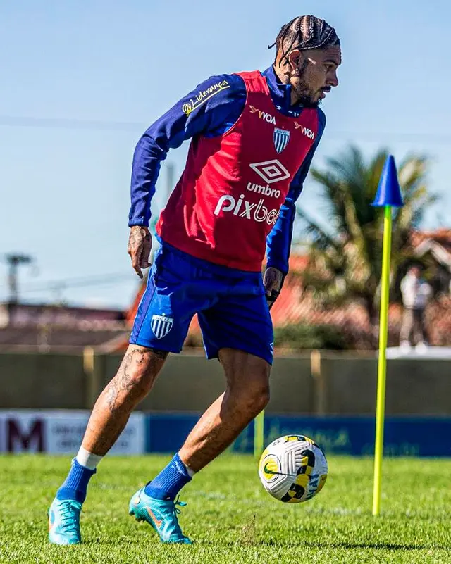 Paolo Guerrero en Avaí Paolo Guerrero en Avaí
