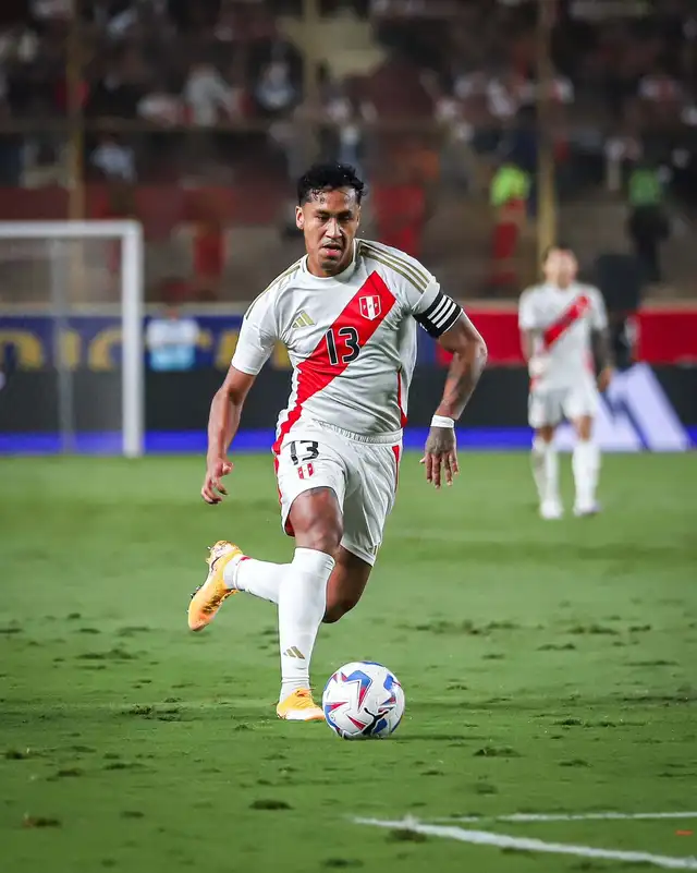 Renato Tapia fue baja de último minutos por inconvenientes con la FPF.    