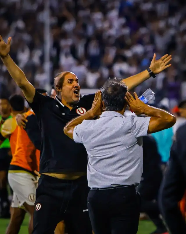 Fabián Bustos, Universitario de Deportes