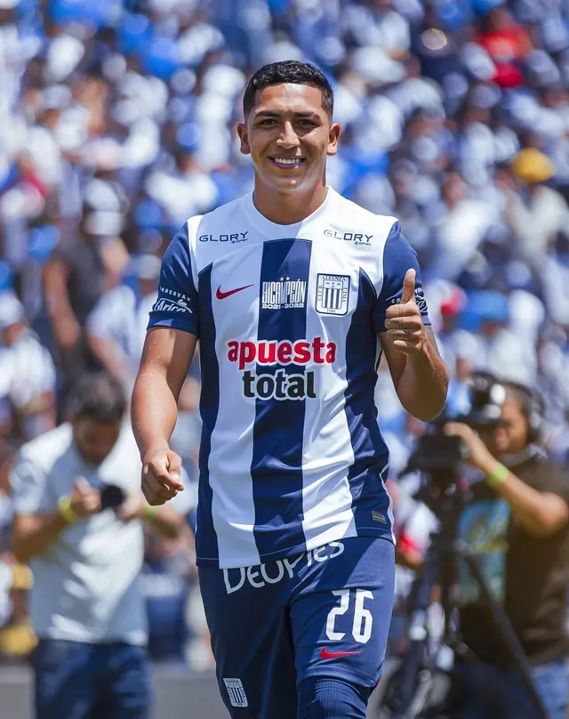 Carlos Montoya es uno de los defensas de Alianza Lima.