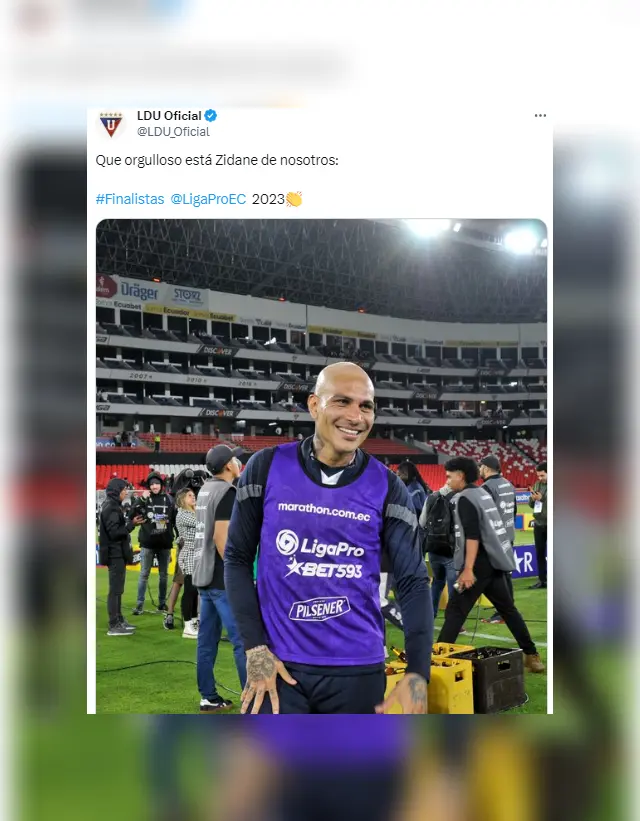 Paolo Guerrero comparado con Zinedine Zidane.   