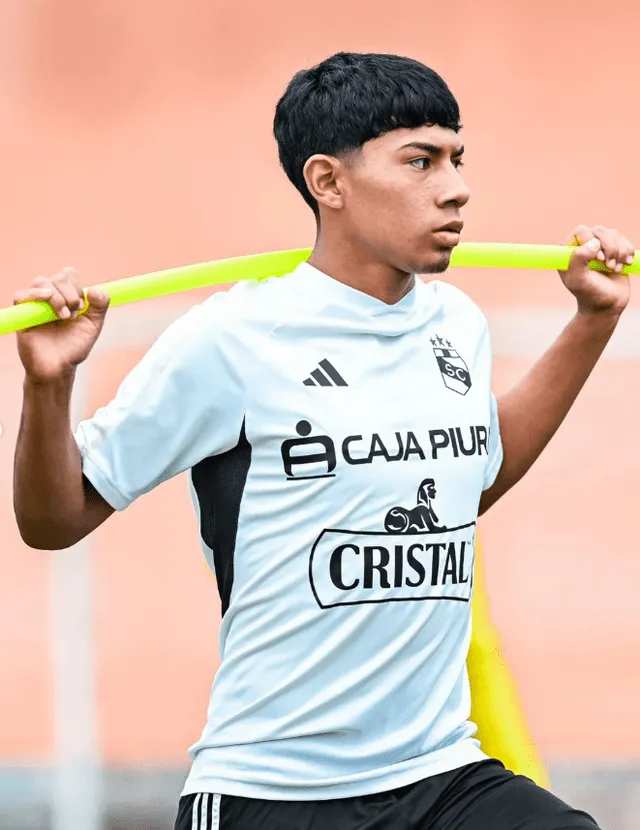 Maxloren Castro