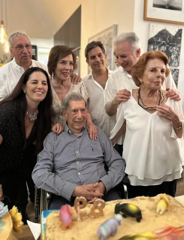  Mario Vargas Llosa