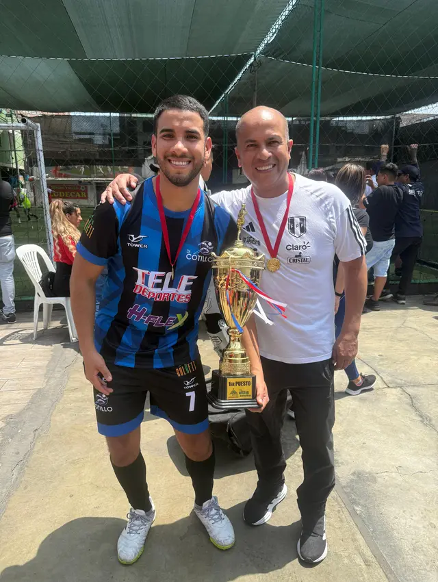 Doctor Luis Cotillo se estrenó como entrenador. 