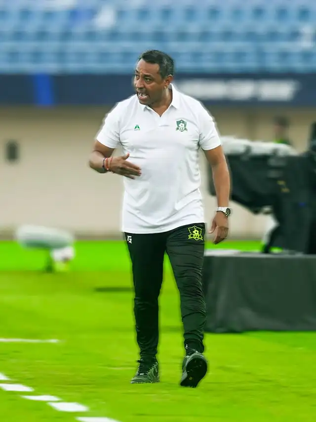 Nolberto Solano perdió goleado con Pakistán en su debut por la Copa Asean