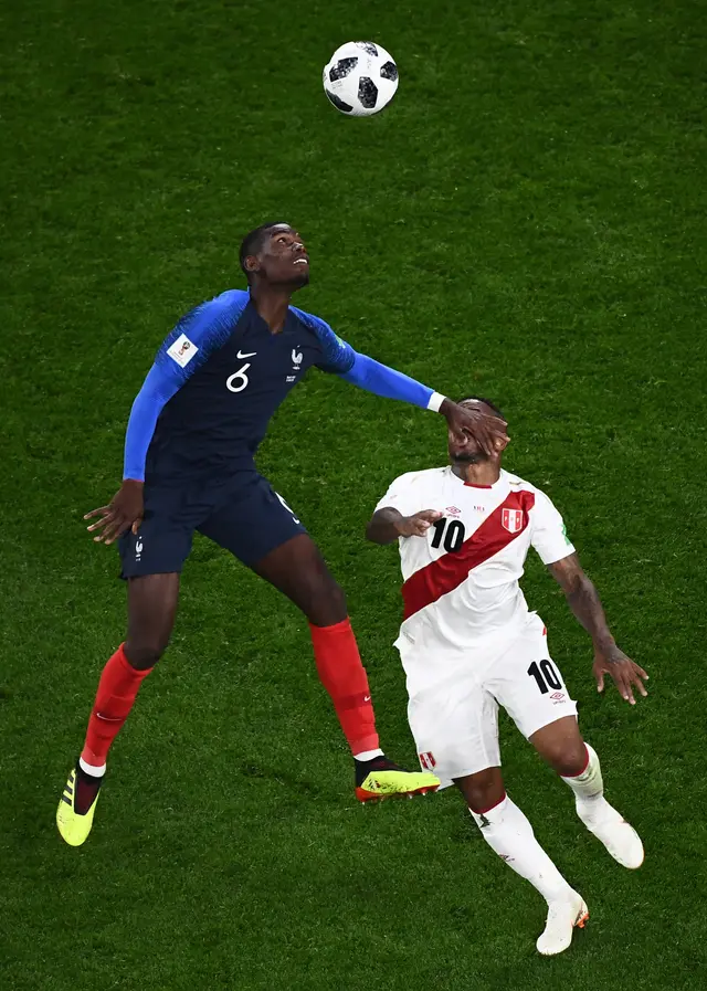 Jefferson Farfán, Paul Pogba