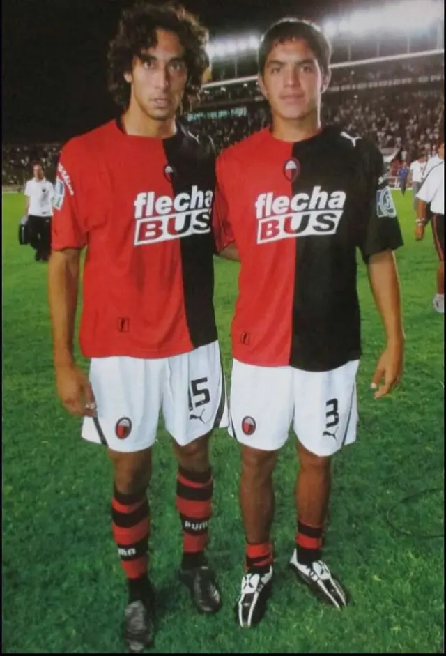 Juan Cominges y Juan Manuel Vargas en Atlético Colón.   
