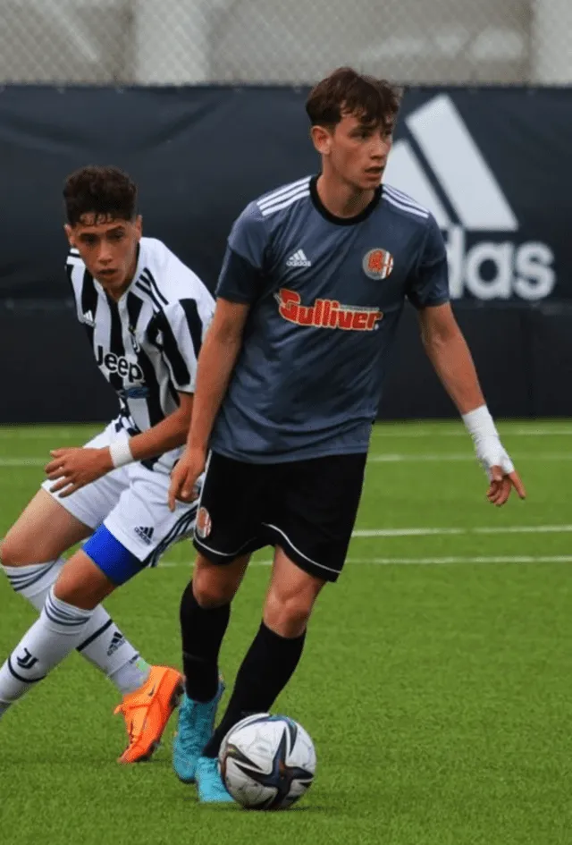 Mateo Stickler, defensor peruano.