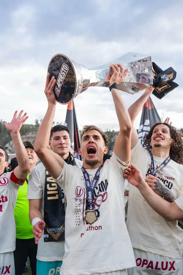 Martín Pérez Guedes salió tricampeón con Universitario Martín Pérez Guedes salió tricampeón con Universitario