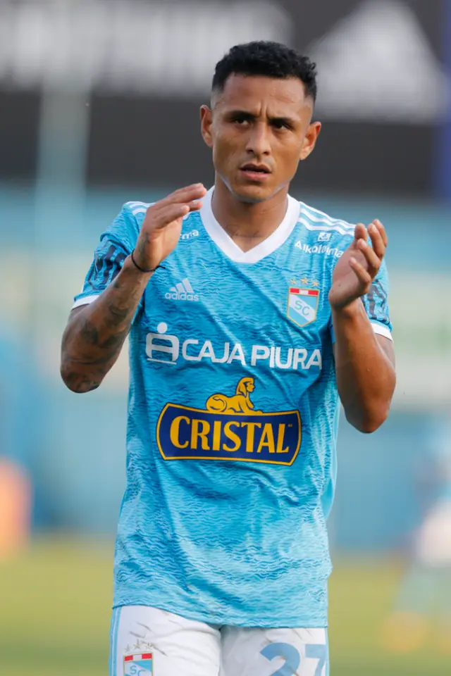 <strong>Yoshimar Yotún</strong> <strong>Yoshimar Yotún</strong>