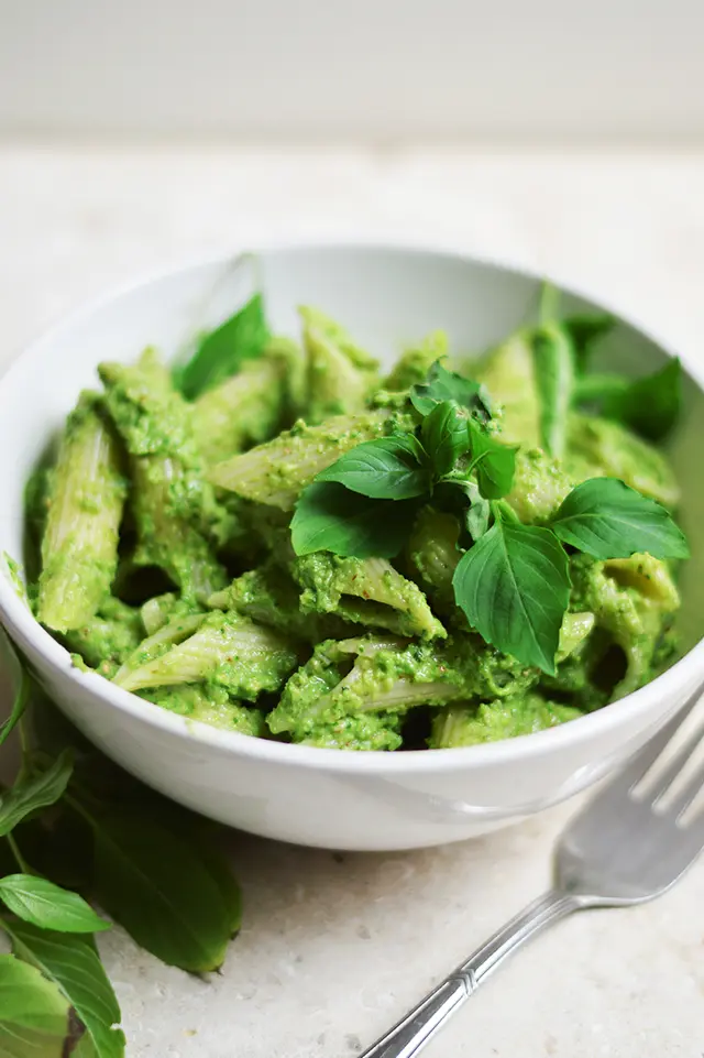  Salsa Pesto de Chícharos y albahaca / Foto: cocinavegano.com    
