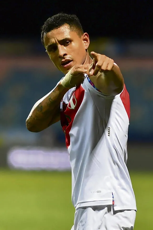 Yoshimar con la sele   