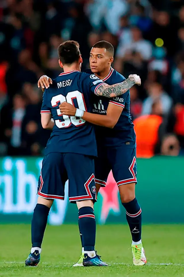 Messi y Kylian Mbappé comparten club esta temporada. Foto: EFE.   