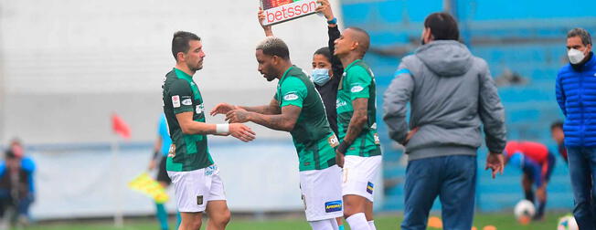Jefferson Farfán ingresó por Édgar Benítez en el duelo ante la UCV.   