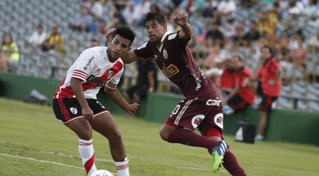 Universitario se reforzó con Grossmuller y García para este año. Su primera prueba fue ante River Plate.