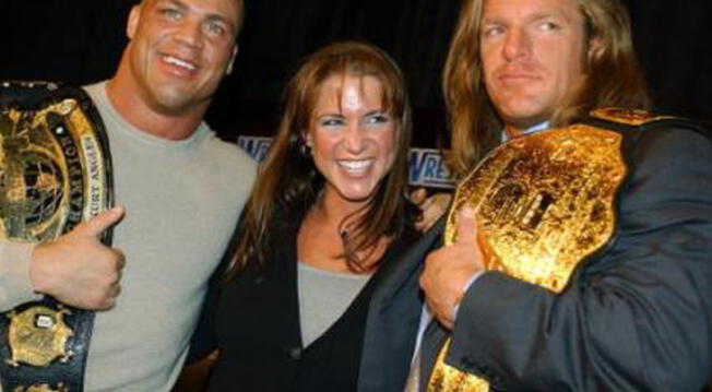 WWE: Kurt Angle no firmó por la compañía por decisión de Triple H