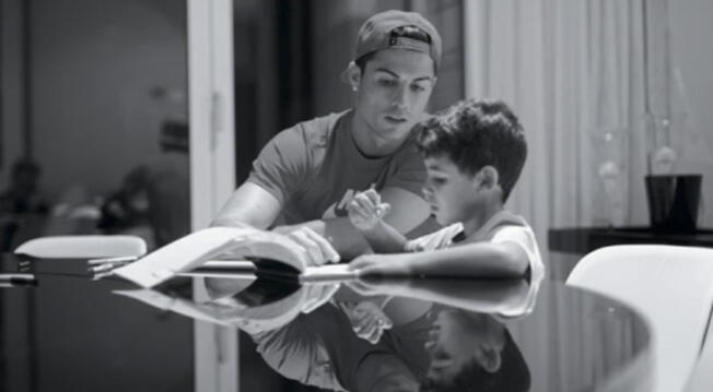 Cristiano Ronaldo escribió un emotivo mensaje por el Día del Padre en su Facebook.