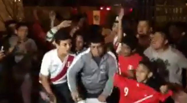 Perú vs. Chile: hinchas llegaron hasta la concentración 'mapocha' y no los dejarán dormir
