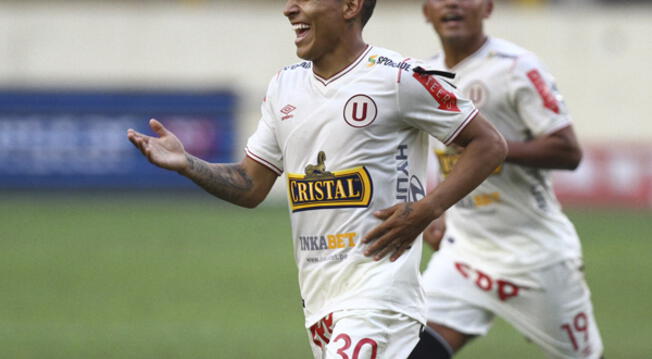 Raúl Ruidíaz celebra su segundo gol a Sport Huancayo.