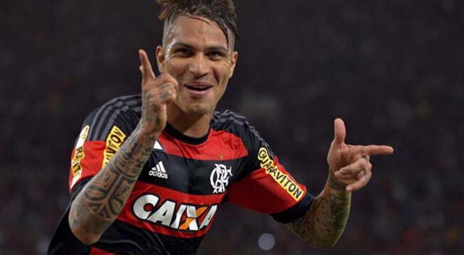 Paolo Guerrero estuvo diablo y anotó tres goles hoy en la práctica del Flamengo. 