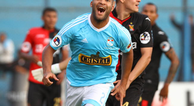 Alberto Rodríguez debutó con Sporting Cristal a los 18 años en 2002.
