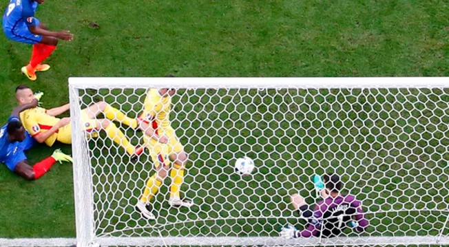 Hugo Lloris se disfrazó de Spiderman para impedir el primero en Eurocopa 2016