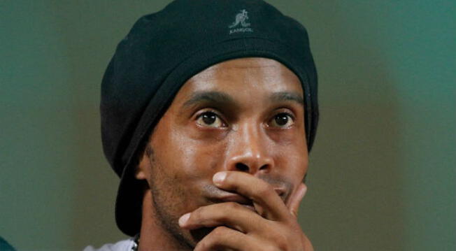 Ronaldinho: al astro brasileño le afectó la altura y no podrá cumplir con sus hinchas.