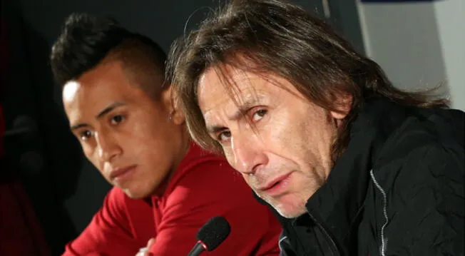 Christian Cueva y Ricardo Gareca en una conferencia de prensa en la Copa América 2015.