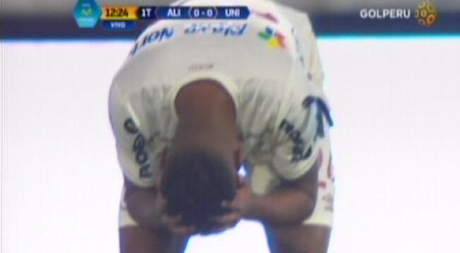 Andy Polo se lamenta de su gol fallado ante Alianza Lima.