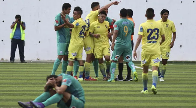 Alianza Lima sigue de malas: cayó 2-1 ante Comerciantes Unidos en debut de Juan Jayo