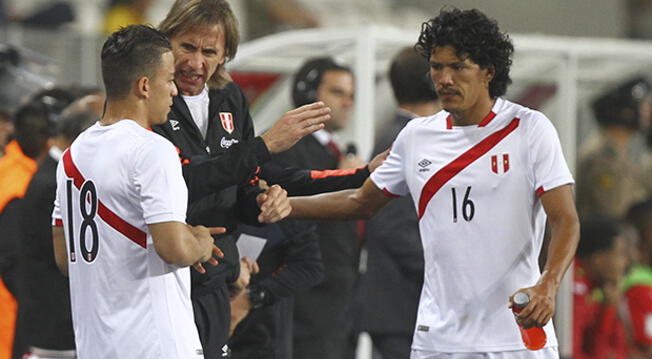 Óscar Vílchez y Ricardo Gareca durante el amistoso ante Trinidad y Tobago.