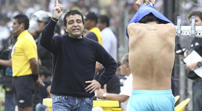 Claudio Vivas durante un Sporting Cristal-Alianza Lima en el Alberto Gallardo.