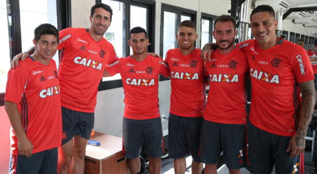 Miguel Trauco con los otros jugadores hispanohablantes de Flamengo.