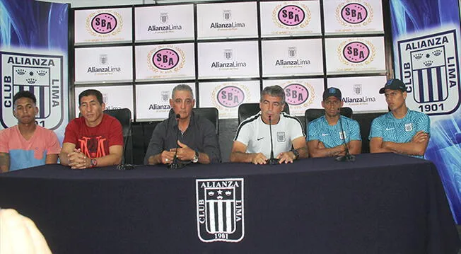 Representantes de Sport Boys y Alianza Lima en la conferencia de prensa en Matute.
