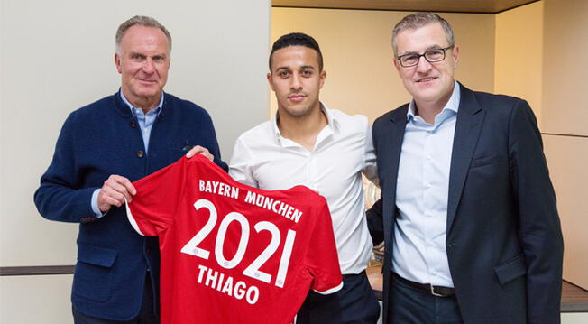 Thiago Alcántara seguirá vistiendo la divisa del Bayern Múnich.