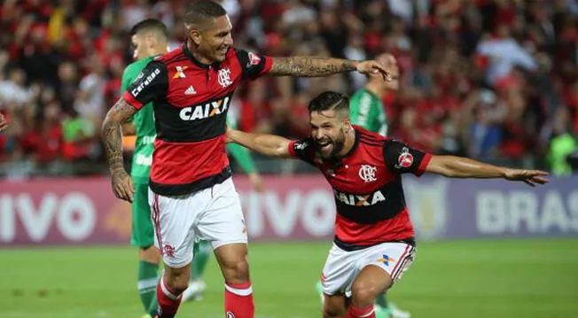 Paolo Guerrero y Diego: los socios del Flamengo en la goleada sobre el Chapecoense. 