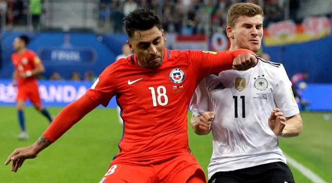 En el Chile vs. Alemania, Gonzalo Jara le metió un codazo a Timo Werner.