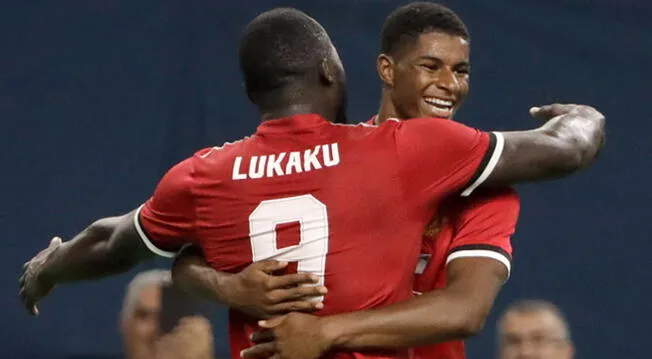 Lukaku y Rashford celebran el gol del segundo al City.