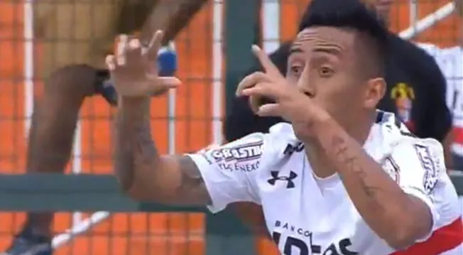 Christian Cueva celebra su gol con el Sao Paulo ante el Santos.
