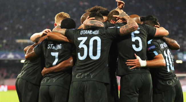 Manchester City aseguró su pase a octavos de final de la Champions League tras vencer 4-2 a Napoli