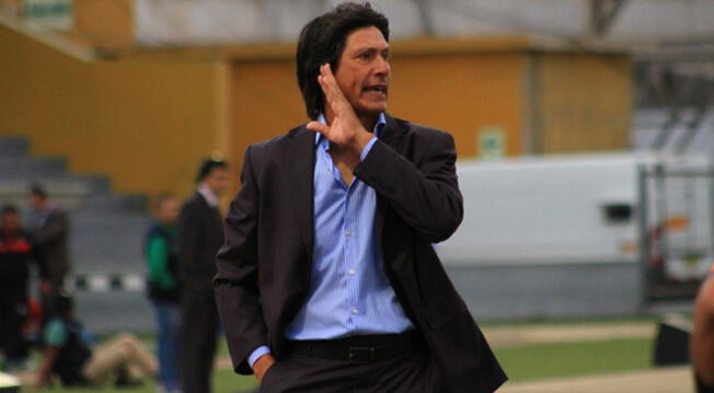Ángel Comizzo durante su etapa como entrenador de César Vallejo.