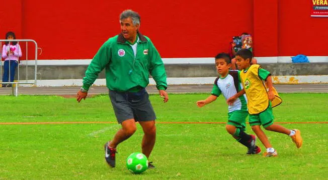 Percy Rojas le ofrece a los niños peruanos la oportunidad de formarse como jugadores profesionales