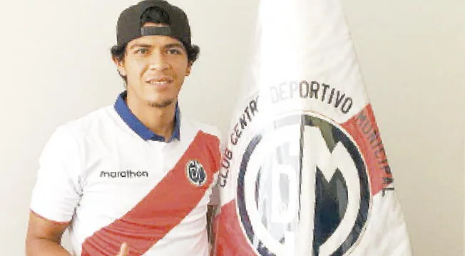 Deportivo Municipal sumó a sus filas al peruano Carlos Flores 